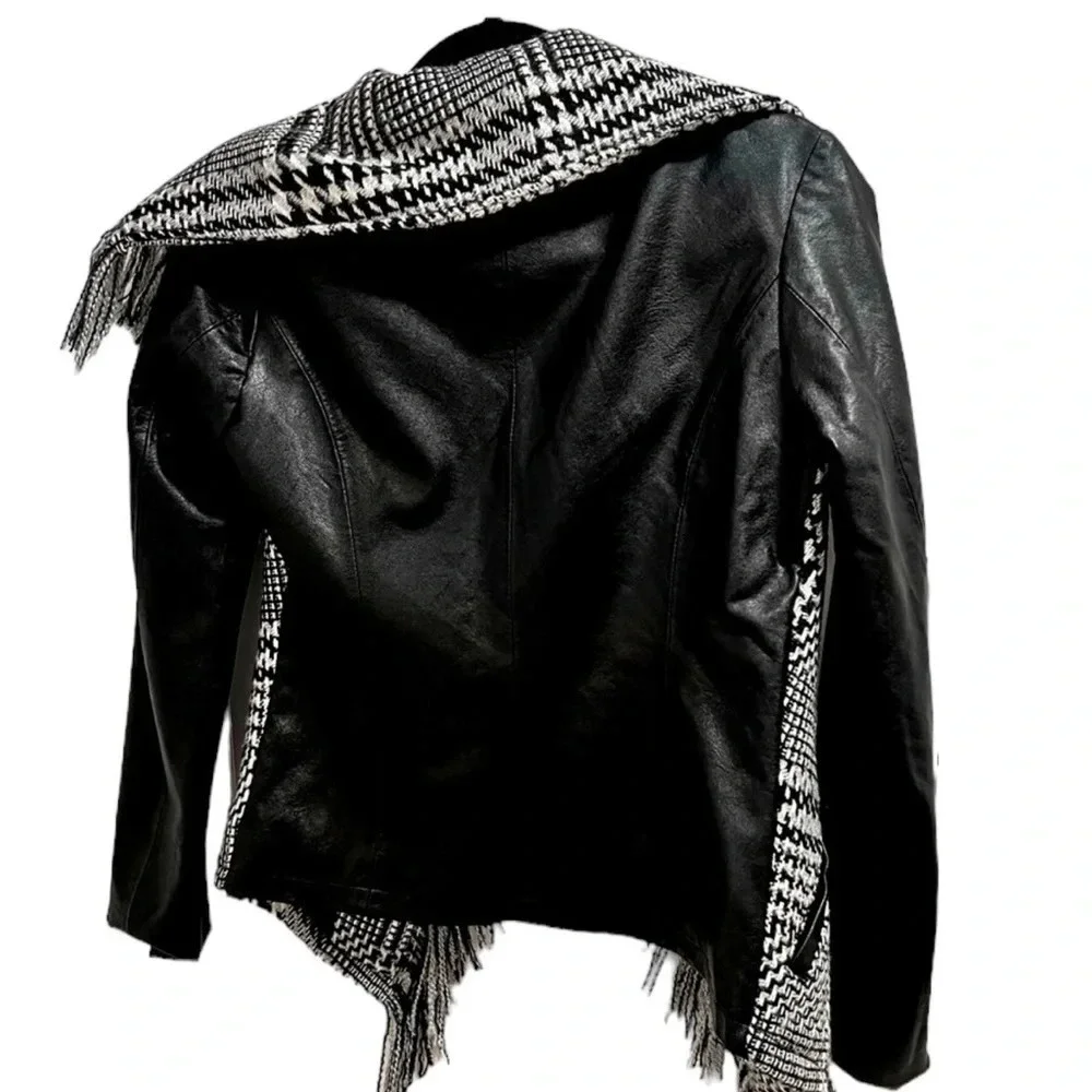 XS guess sweater faux leather with fringe on front classic and stylish​